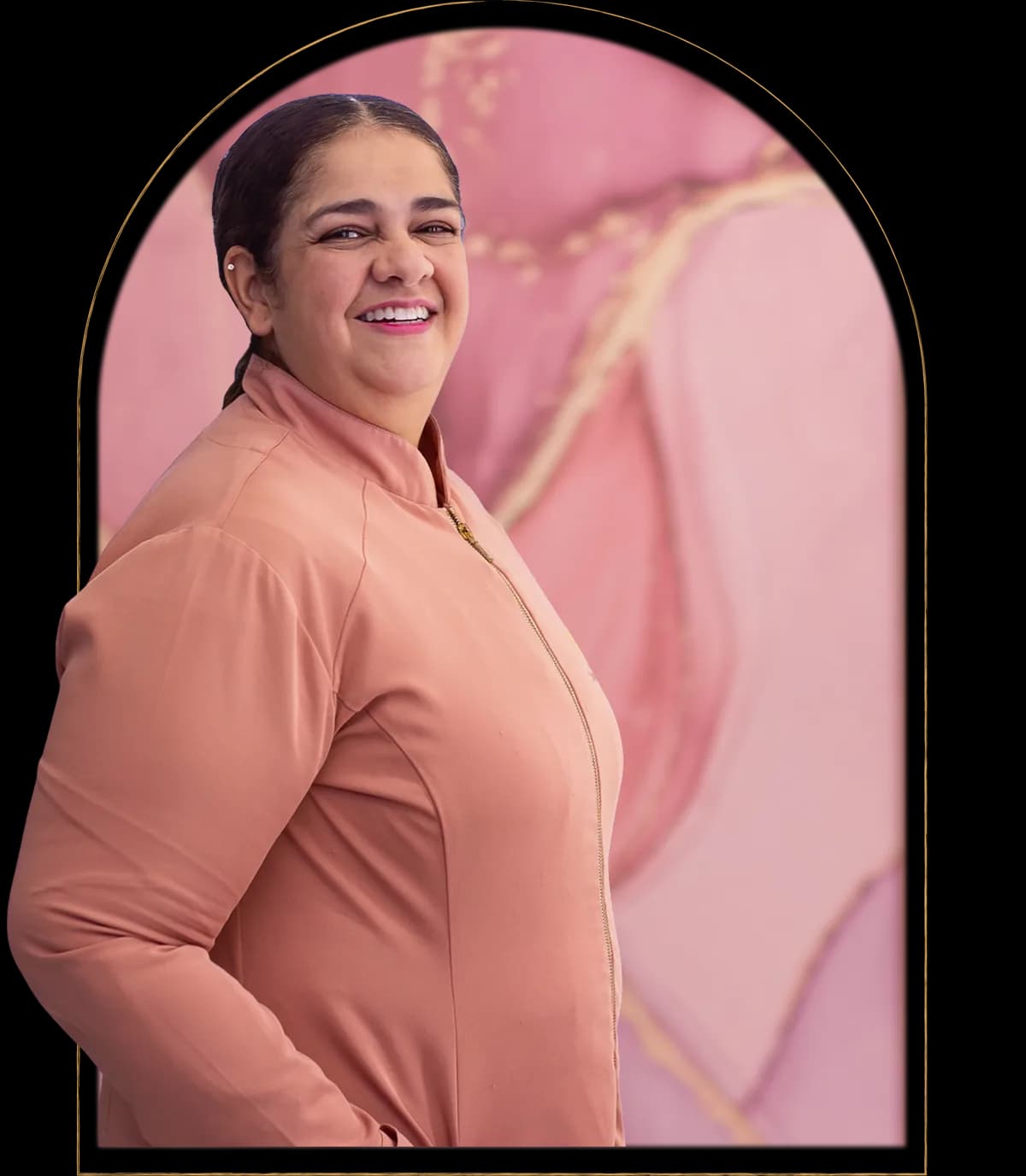 Dra. Cristhiane sorrindo